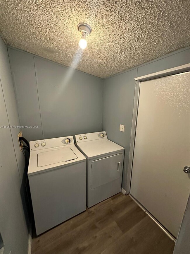 Building Photo - 11863 Atlantic Cir