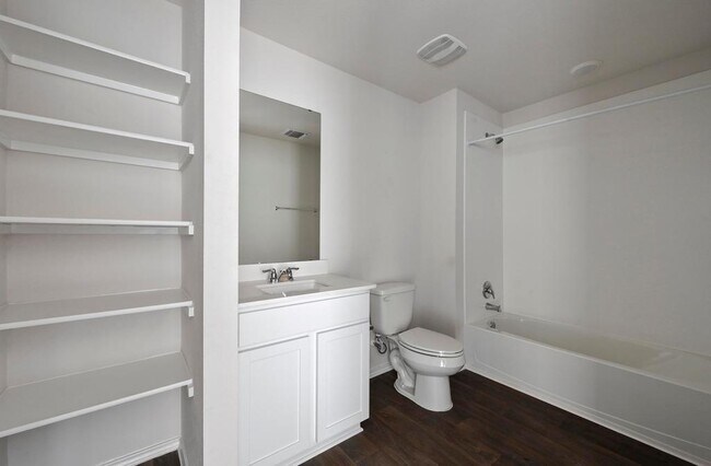 Building Photo - 229 Frogmore Lp