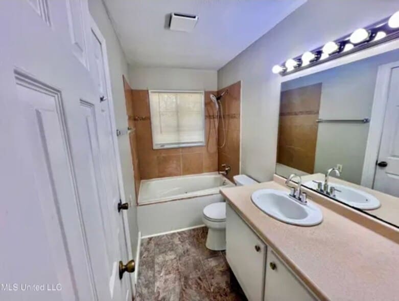 Building Photo - 1311 Fernwood Dr