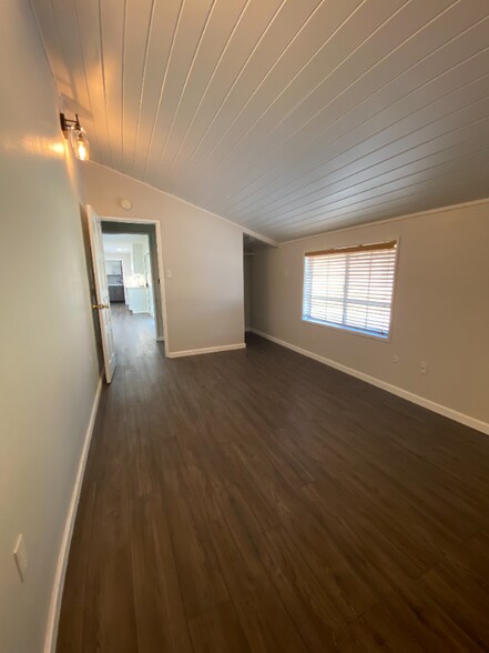 Building Photo - 3148 Waco Ave