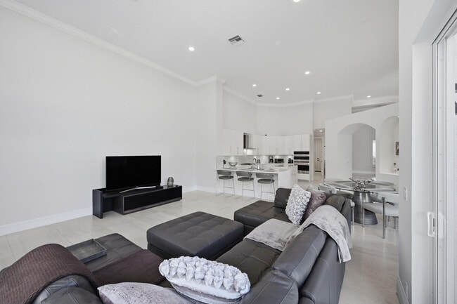 Building Photo - 5006 NW 24th Cir