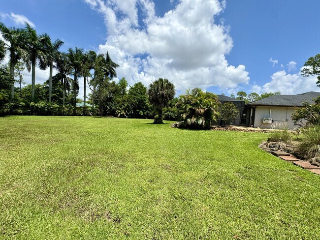 Building Photo - 5580 Cynthia Ln