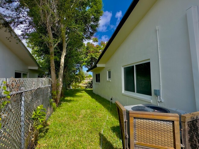 Building Photo - 6811 NW 32nd Ave