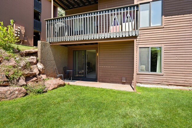Building Photo - 2822 Hager Ln