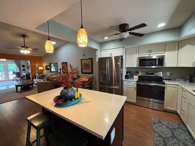 Building Photo - Enjoy this cozy 2 Bedroom, 1.75 Bathrooms, 1.5 Car Garage home in Premier Active Adult Resort Sty...