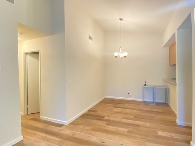 Building Photo - 1504 Woodlake Dr