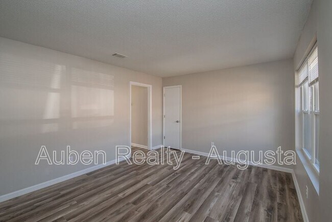 Building Photo - 2311 Walden Dr