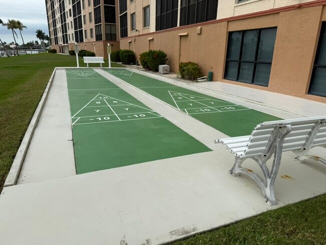 Building Photo - 4260 SE 20th Pl