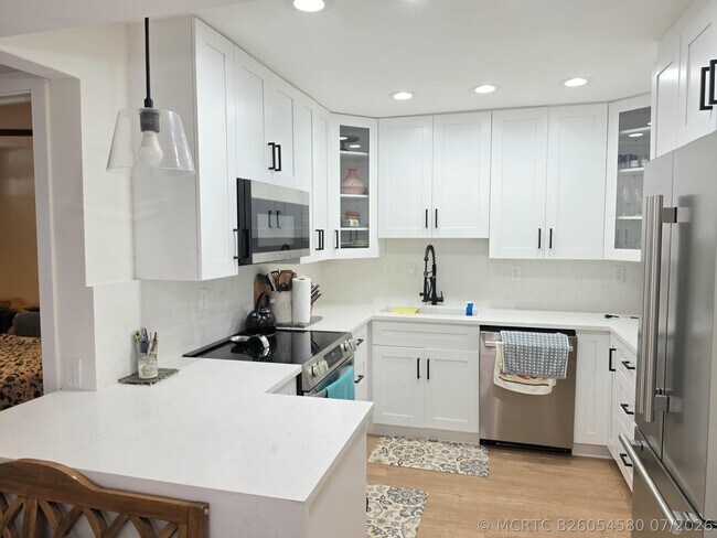 Building Photo - 3520 S Ocean Blvd