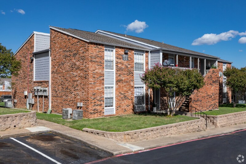 Building Photo - 2010 Estrada Pkwy