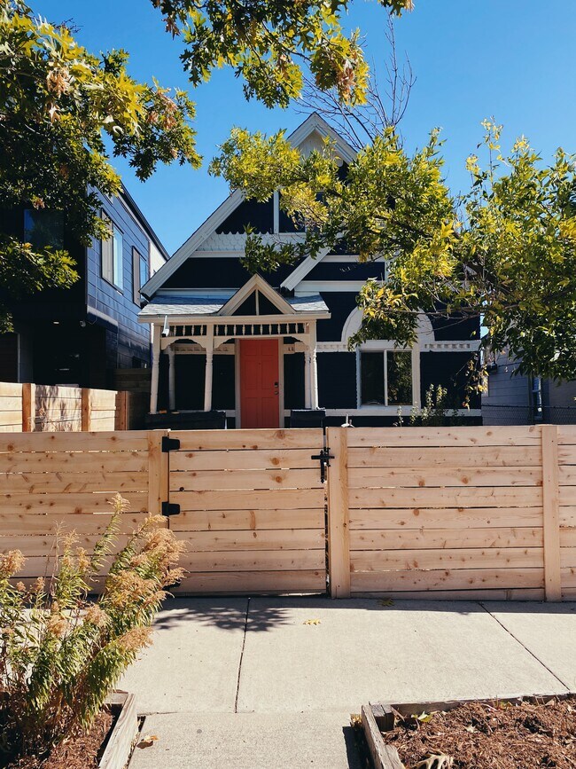 Building Photo - 3546 Lipan St