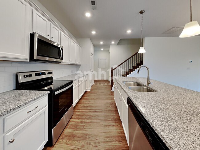Building Photo - 117 Ashton Dr
