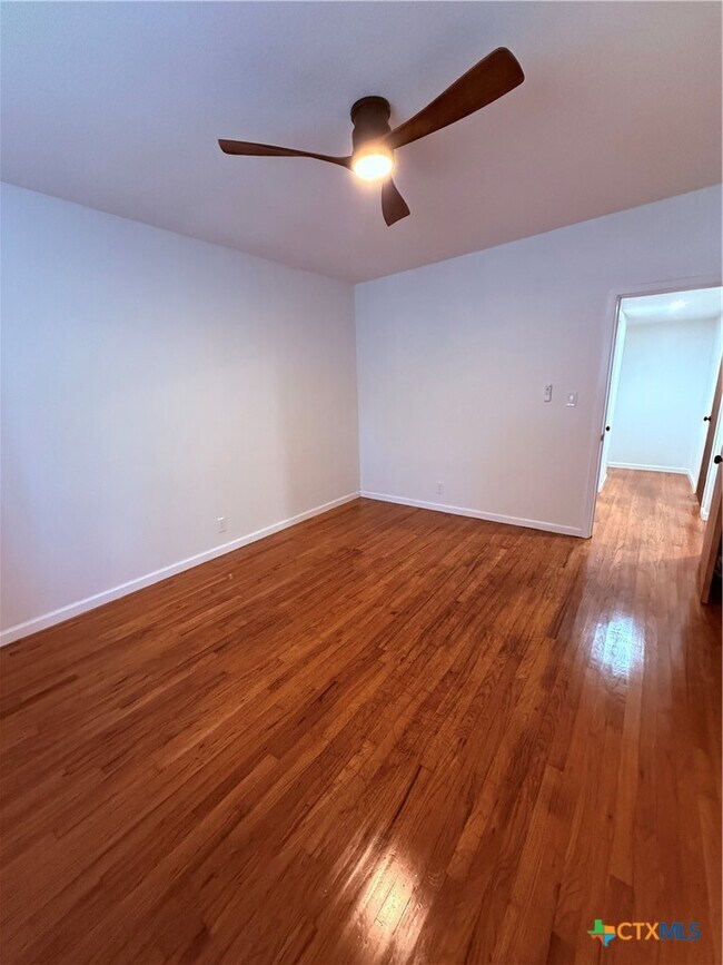Building Photo - 2218 Terrace Dr