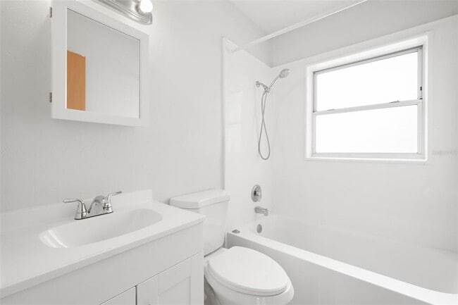 Building Photo - 5107 26th Ave S