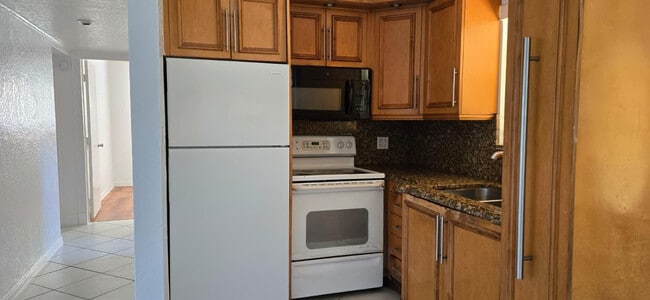 Building Photo - 112 Newton Rd