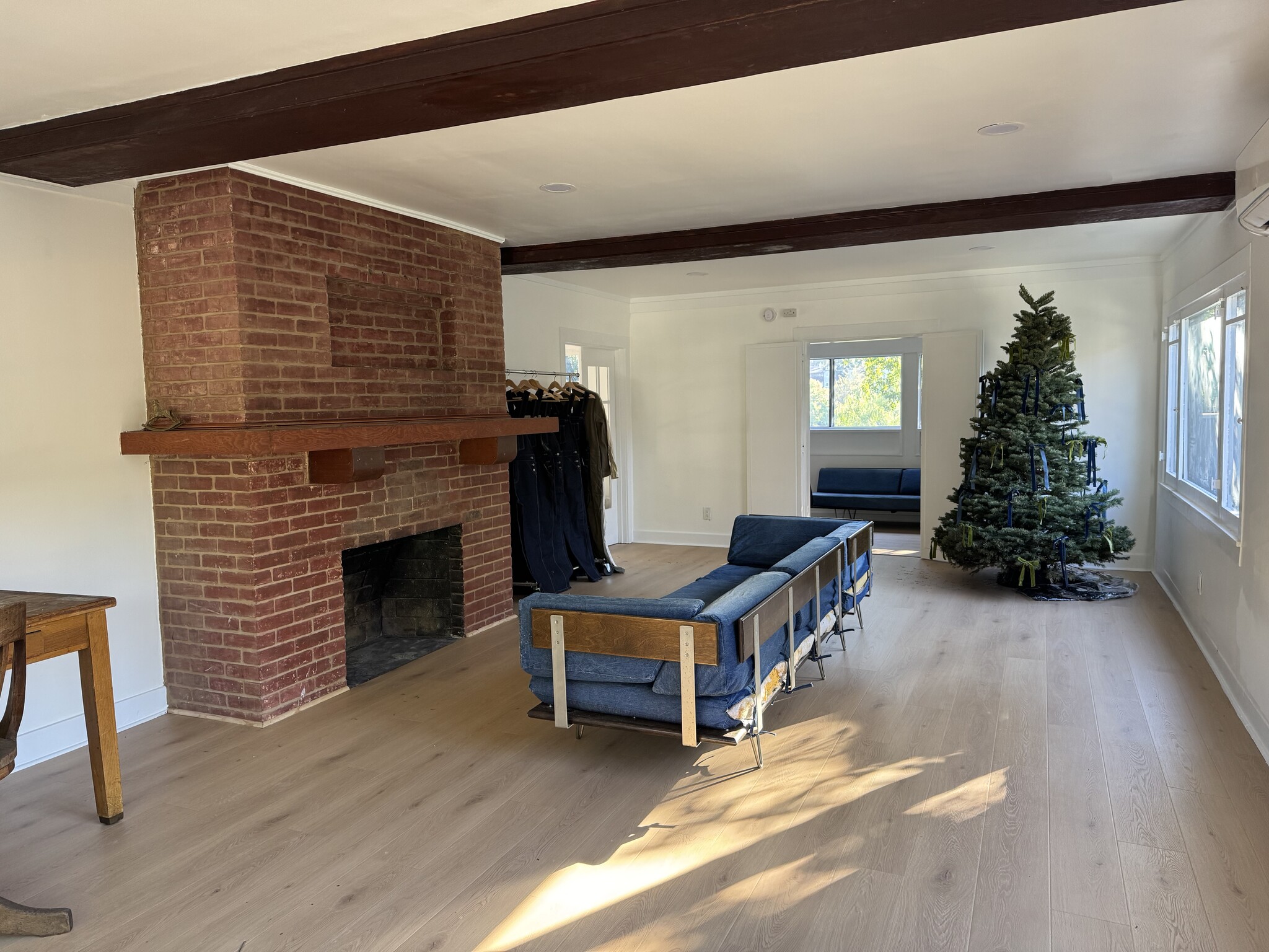 Building Photo - 5924 Hayes Ave