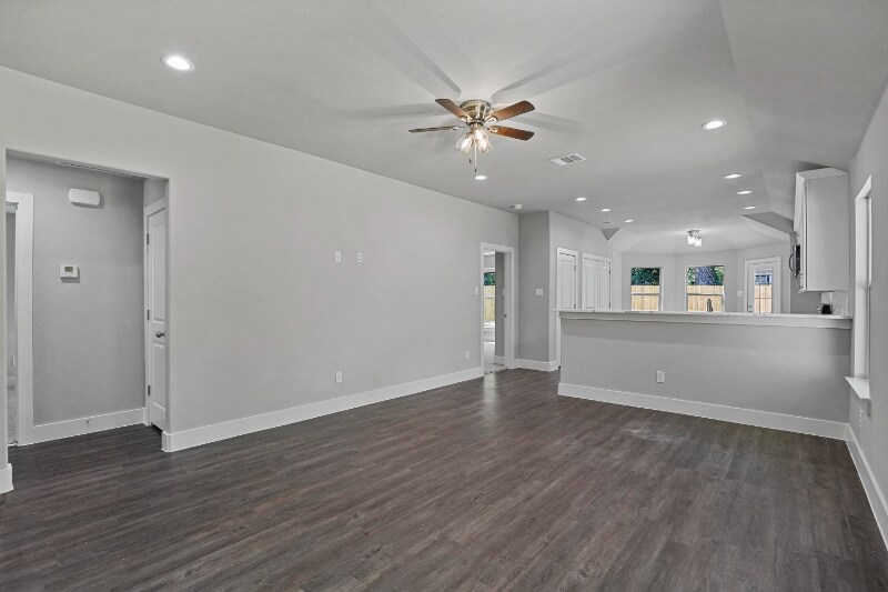 Building Photo - 2327 Harding St