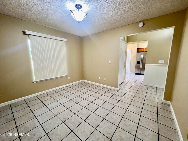 Building Photo - 13140 Staffordshire Dr S