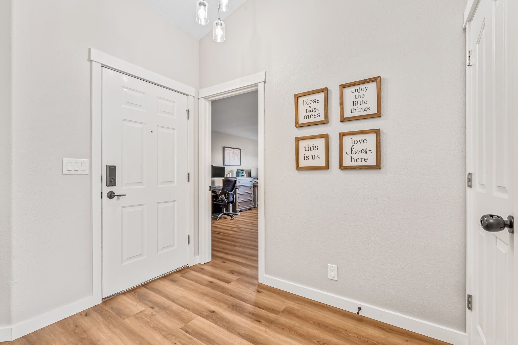 Building Photo - 2108 S Riptide Pl