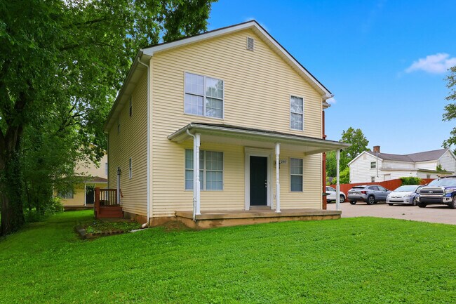 Building Photo - 297 Young St