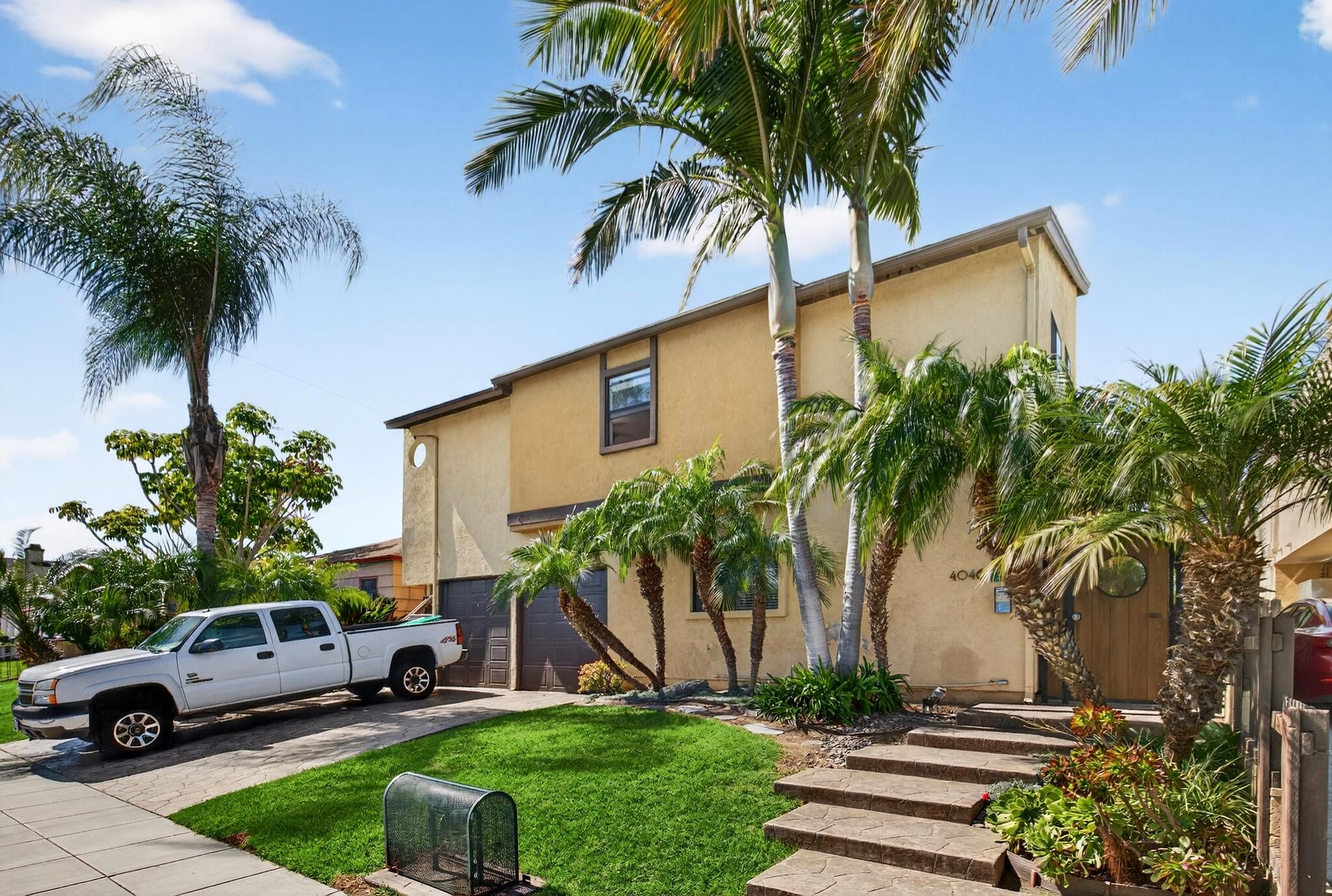 Building Photo - 4046 Iowa St