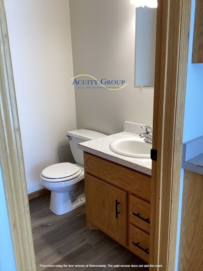 Building Photo - 3BR, 3BA Three Level Split in Zimmerman