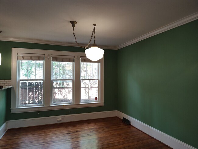 Building Photo - Charming 2-Bedroom, 2-Bath Brick Ranch Home in Midwood!