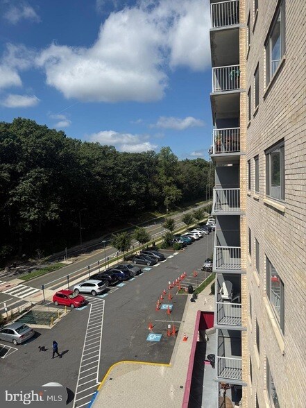 Building Photo - 2500 N Van Dorn St
