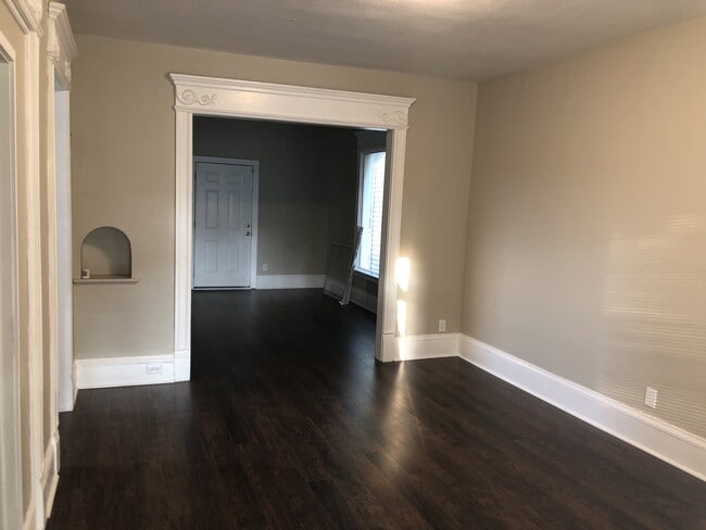 Building Photo - Updated 5BR/1.5BA Rent to Own Single Family Home