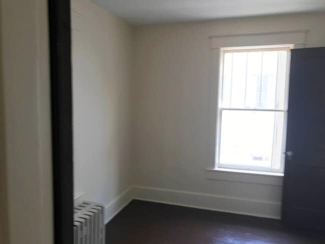 Building Photo - 416 Cherry Ave