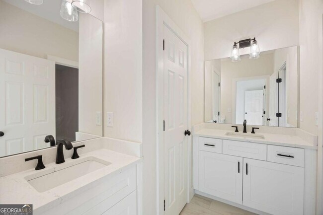 Building Photo - 360 Ansley Dr
