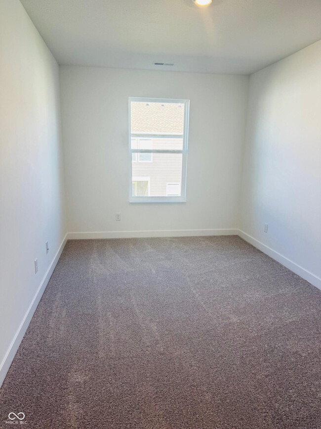 Building Photo - 15190 Swallow Fls Wy