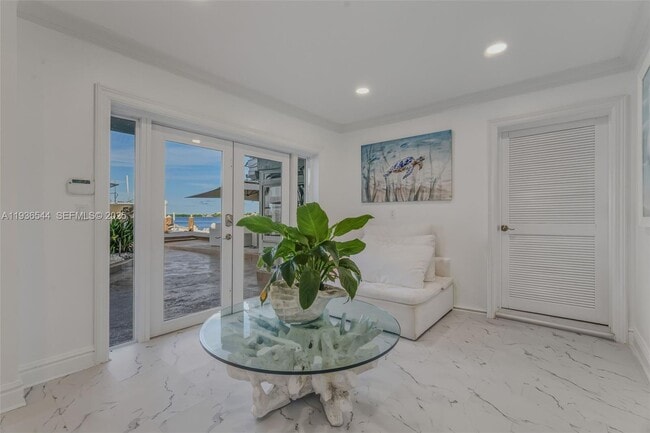 Building Photo - 16 North Dr