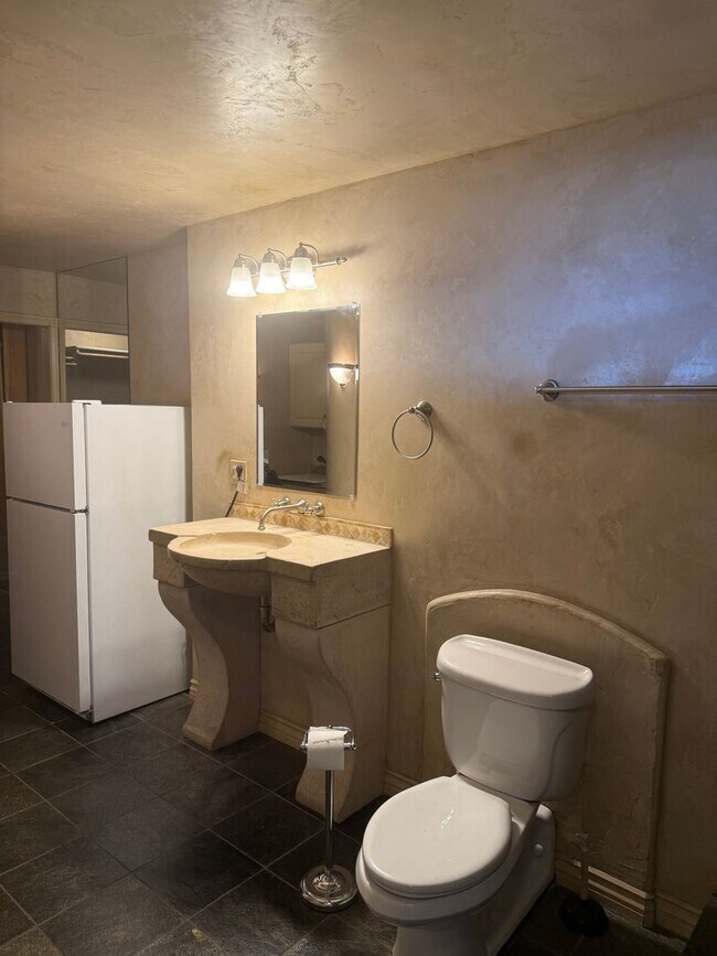 Building Photo - 100 N Arlington Ave