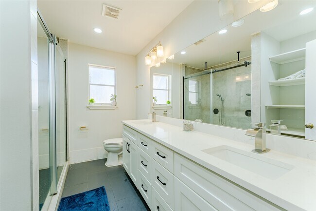 Building Photo - 11407 Iberia Dr