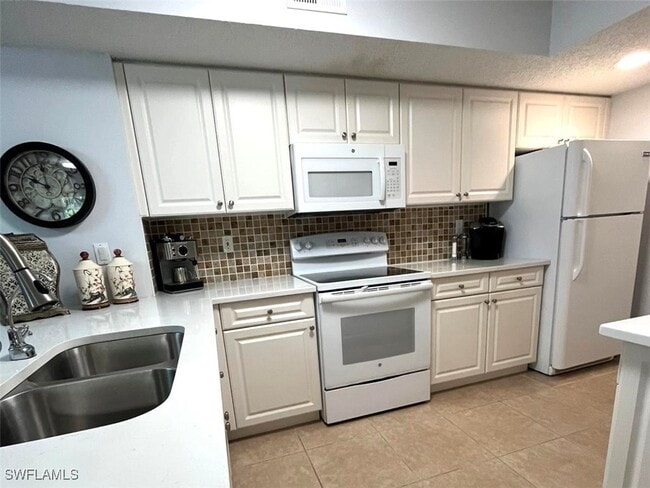 Building Photo - 1865 Florida Club Dr