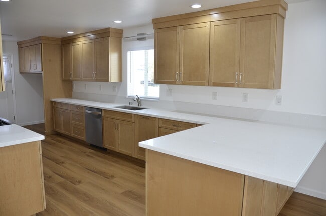 Building Photo - 3605 W 181st St