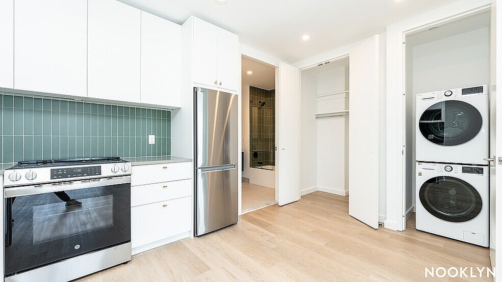 Building Photo - 527 Grand Ave