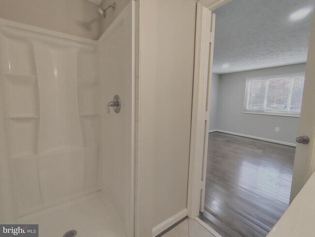 Building Photo - 12407 Hickory Tree Way