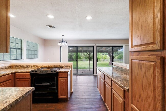 Building Photo - 9423 Aqua Dr