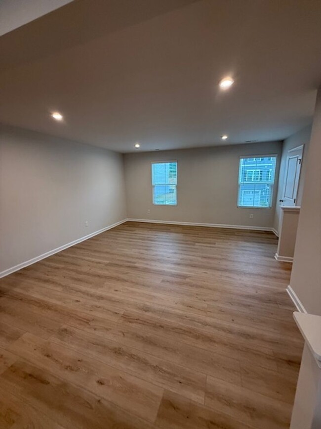 Building Photo - New Construction Townhome for Lease in Kan...