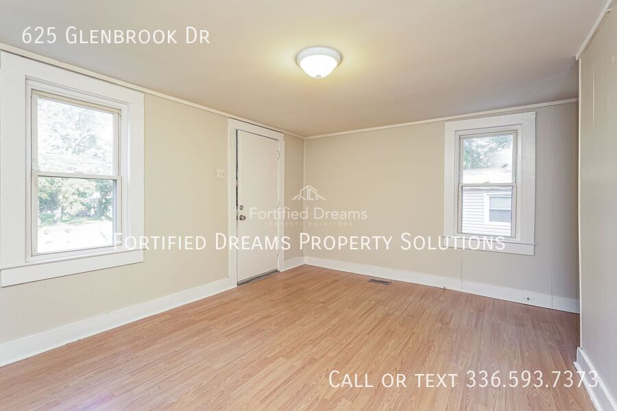 Building Photo - 625 Glenbrook Dr