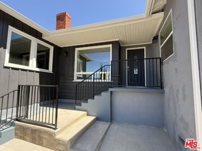 Building Photo - 3035 Highridge Rd