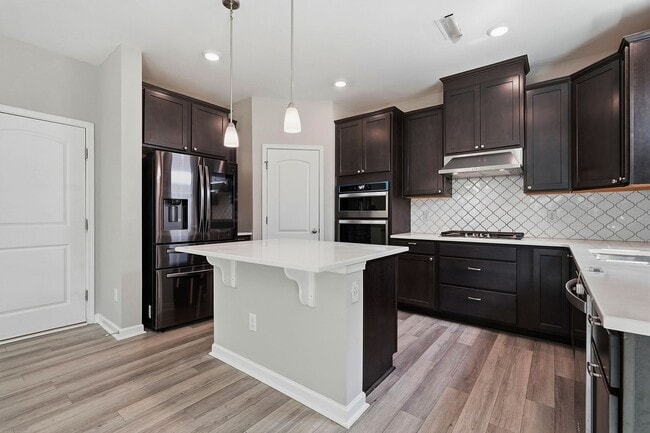 Building Photo - 313 Summer Ranch Dr