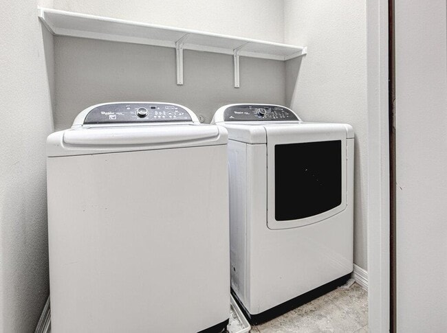 Building Photo - 11825 Terraza Cir