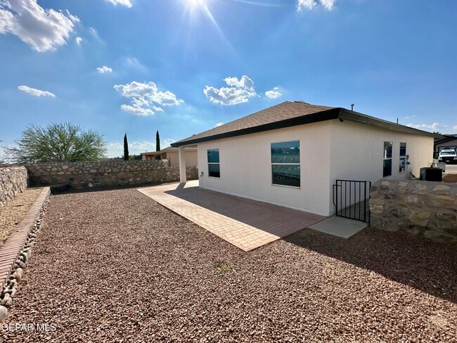 Building Photo - 14104 Robert Ituarte Dr