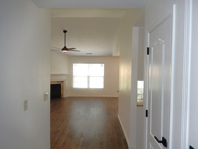 Building Photo - 4331 Crowfield Dr