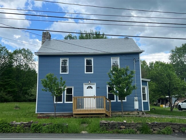 Building Photo - 692 Burlingham Rd
