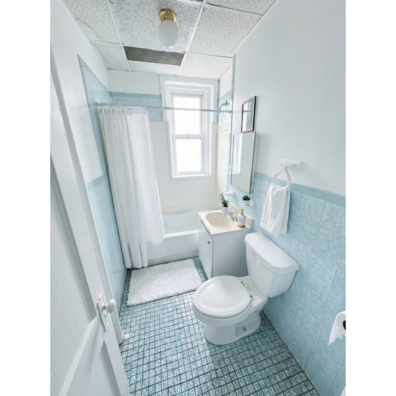 Building Photo - 17 Price Rd