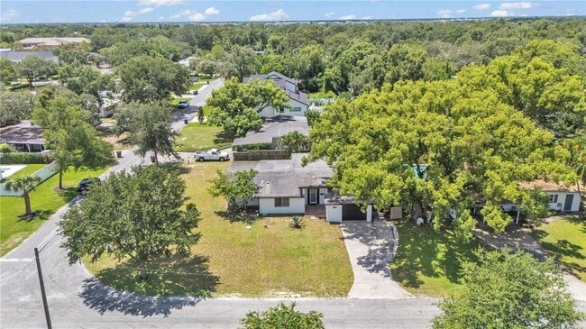 Building Photo - 2128 Sycamore Dr